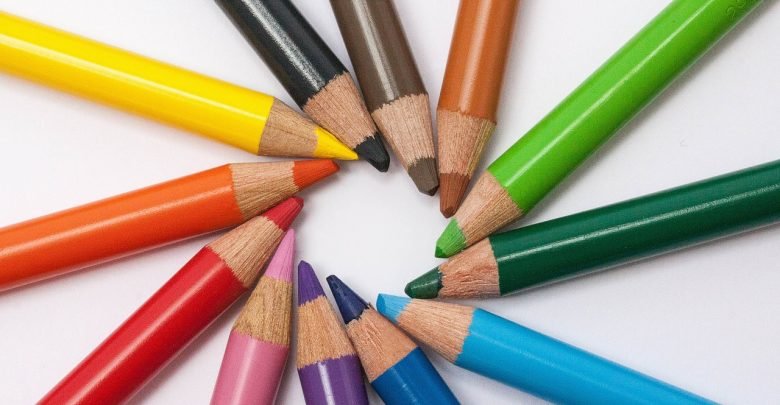 Dicas para ensinar crianças a se expressarem através de desenhos