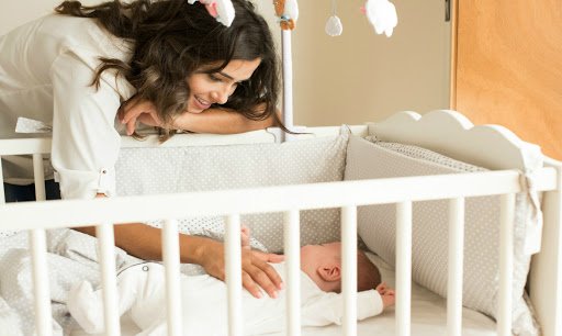 Como Fazer o Bebê Dormir no Berço?